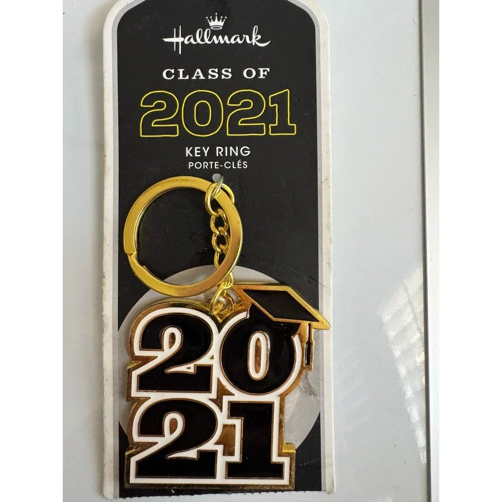 Hallmark Class of 2021 Graduation Keychain‎ Gold Tone Enamel Key Ring MJG6047